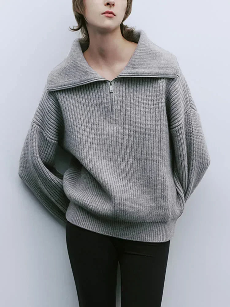 Anna | Stylish sweater with zip